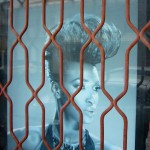 Model im Schaufenster