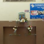 Altar und Werbung schließen sich nicht aus - Markt in Cuenca