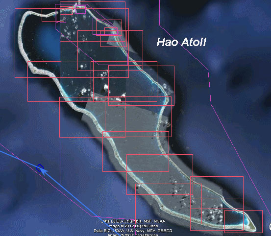 Hao Atoll - über das Riff schwappt die Lagune aus Süden voll Wasser